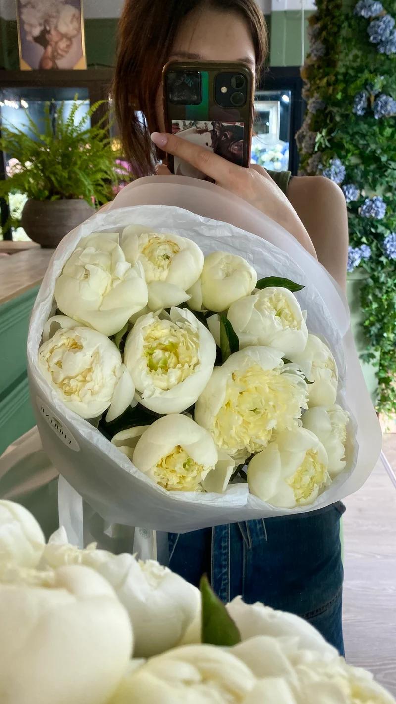 Монобукет пионов