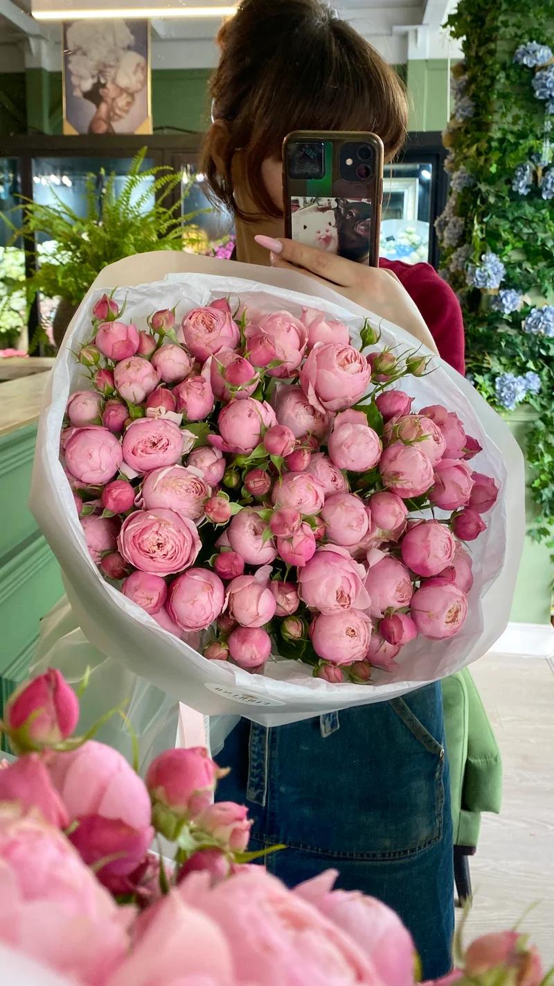 Монобукет из кустовых роз Мэнсфилд Парк Пинк